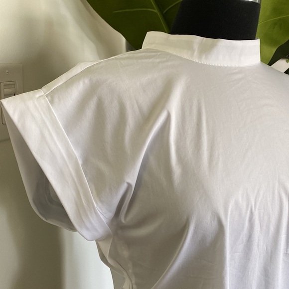 NWT Dynamite Poplin Blouse with Cap Sleeve - Picture 2 of 4